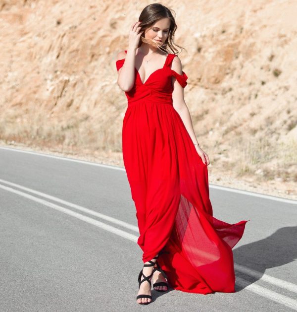 Fall Trends 2017 Lady in Red pete-bellis-422421\