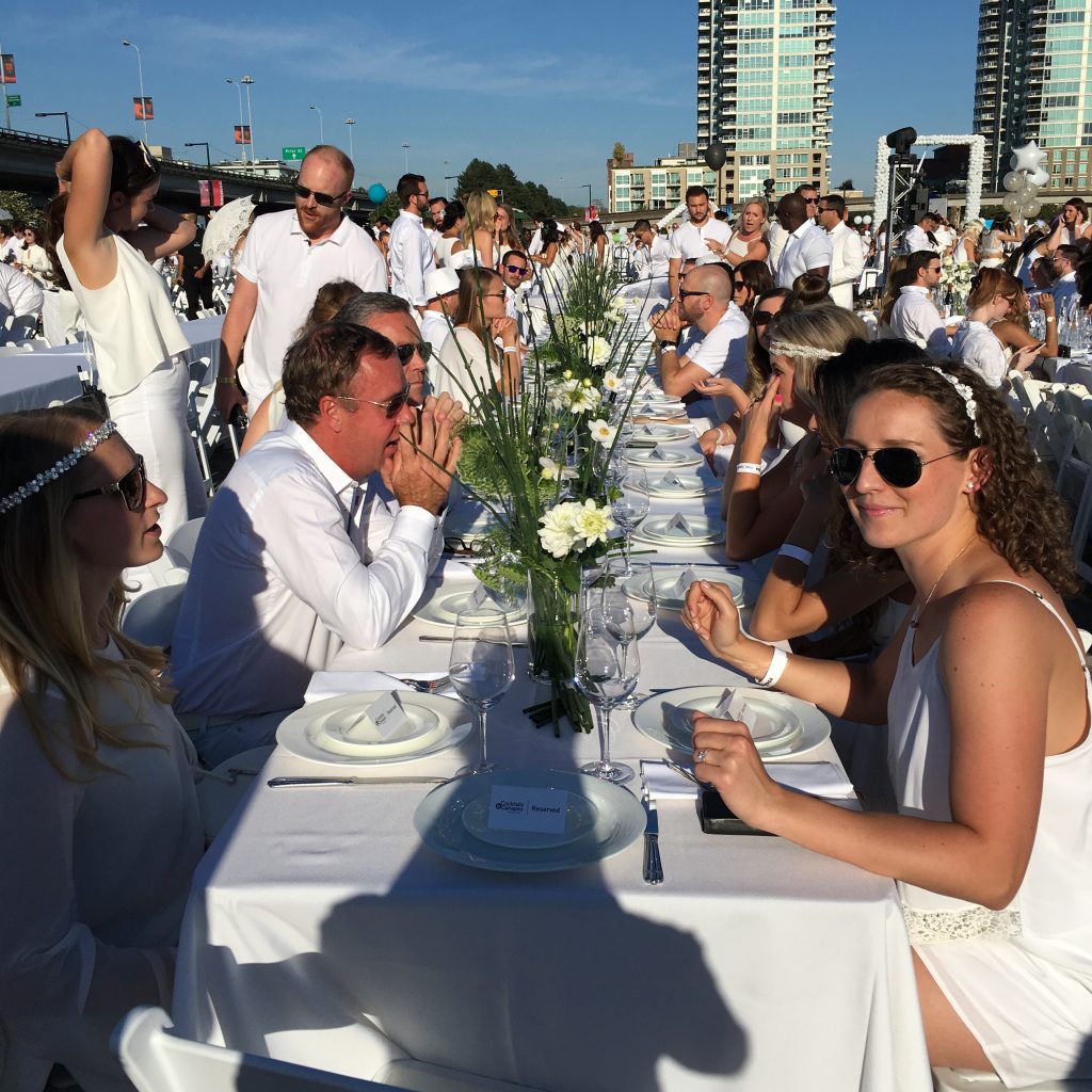 La diner en blanc Vancouver seating IMG_2426