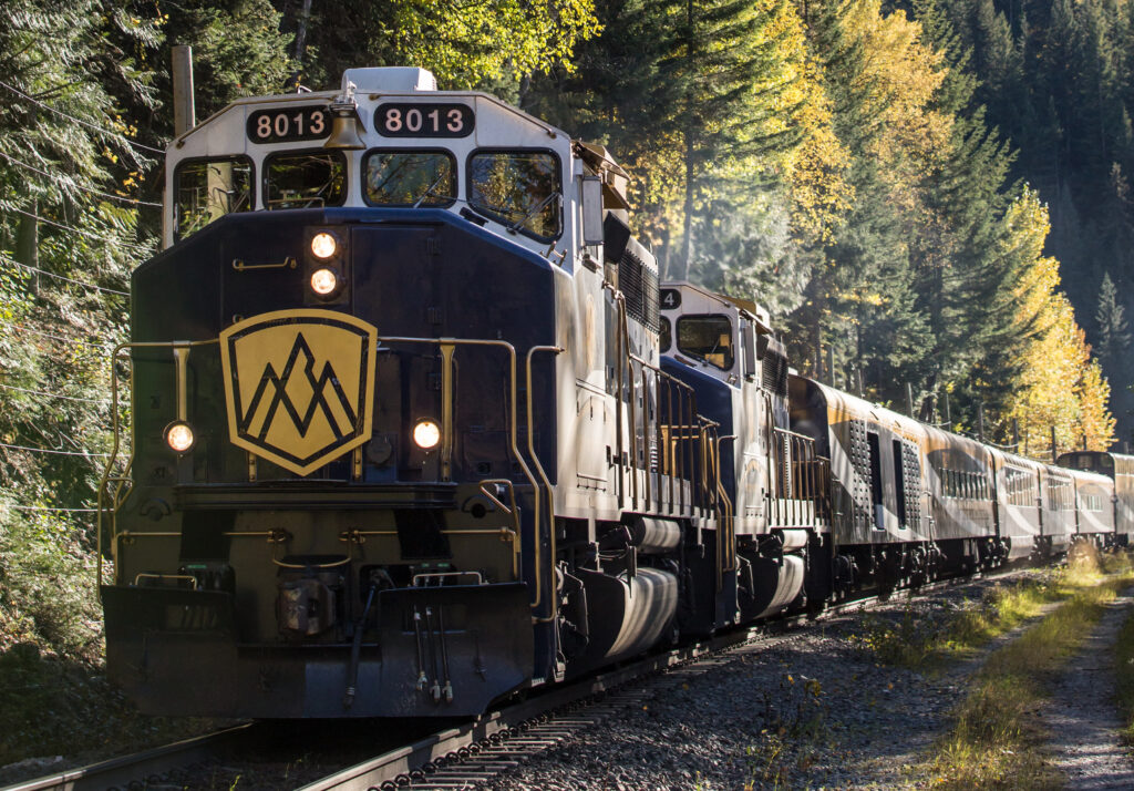 Rocky Mountaineer Rockies to the Red Rocks