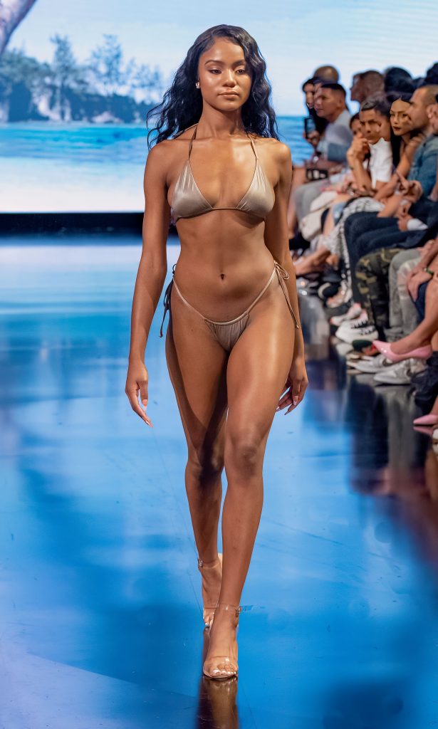 Lounge Swimwear Bikini Fashion Show (2019)