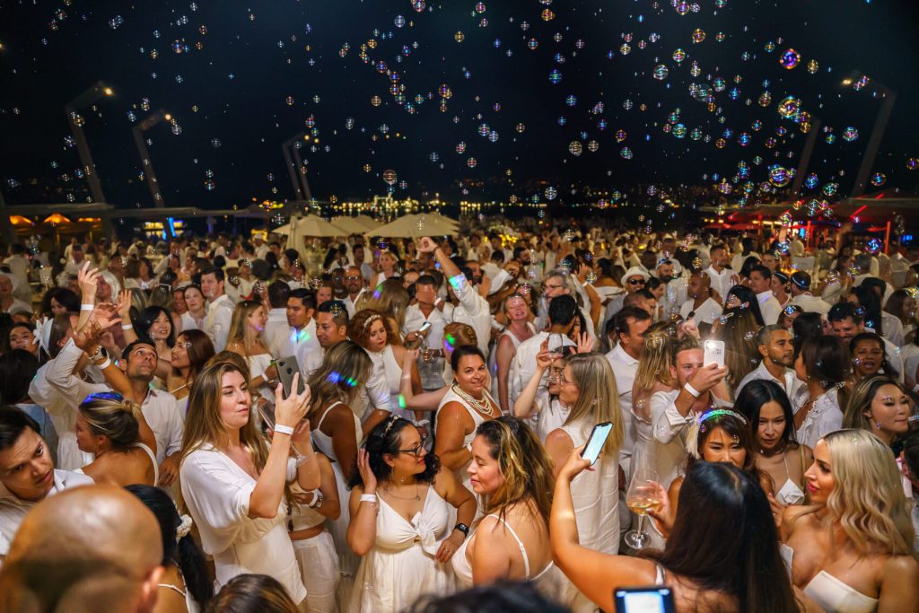 Le dine en blanc Vancouver